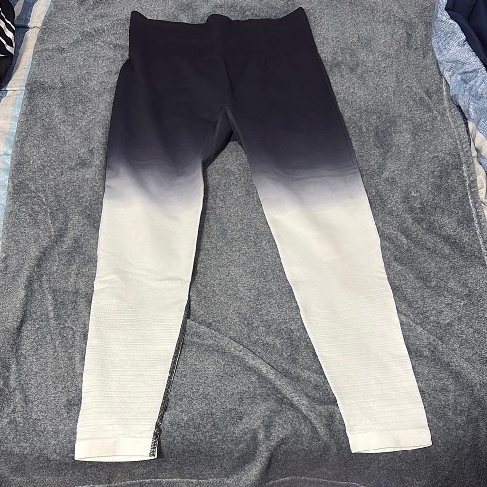 Zyia leggings